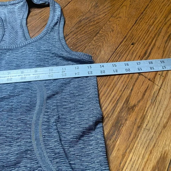 Lululemon Racerback Seamless Tank Top – Gray Space Dye – Size 4 (?) - Picture 7 of 7
